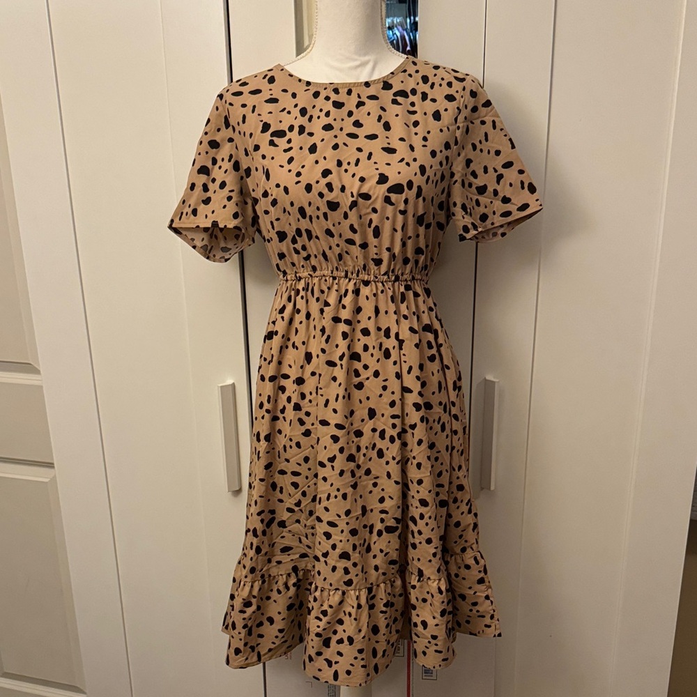 Stylish Tan and Black Midi Dress